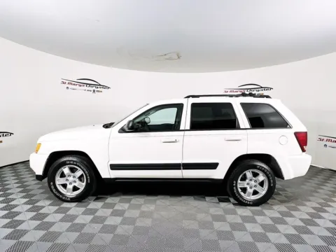 More photos of 2006 Jeep Grand Cherokee Laredo at St. Marys CDJR, OH