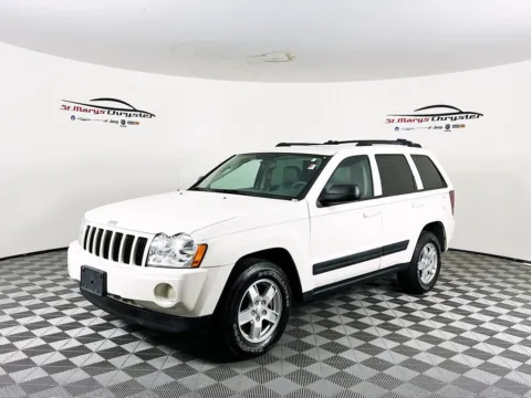 More photos of 2006 Jeep Grand Cherokee Laredo at St. Marys CDJR, OH
