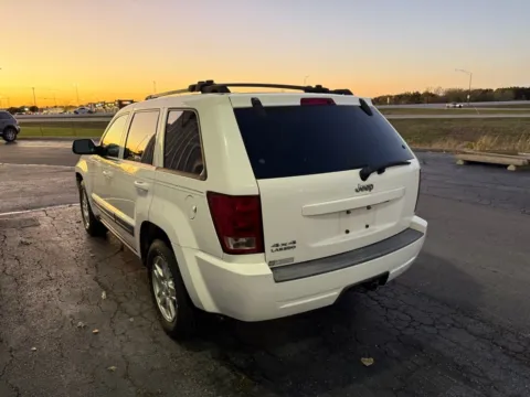 More photos of 2006 Jeep Grand Cherokee Laredo at St. Marys CDJR, OH