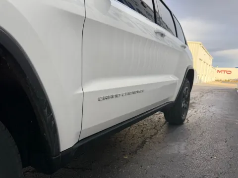 More photos of 2016 Jeep Grand Cherokee Laredo at St. Marys CDJR, OH