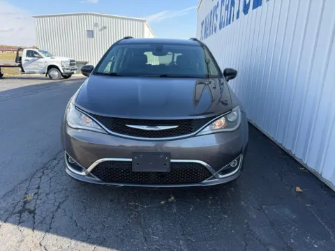 Another view of 2018 Chrysler Pacifica Touring L for sale in Saint Marys, OH at St. Marys CDJR