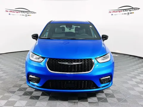 Another view of 2026 Chrysler Pacifica Select for sale in Saint Marys, OH at St. Marys CDJR