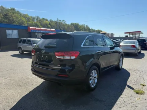 More photos of 2017 Kia Sorento LX Sport Utility 4D at Instant Auto Sales Chillicothe, OH