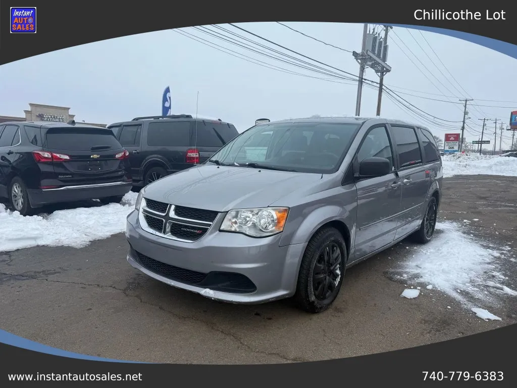 Silver 2016 Dodge Grand Caravan Passenger SE Minivan 4D for sale in Chillicothe, OH