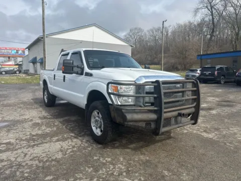 Another view of 2015 Ford F250 Super Duty Crew Cab XLT Pickup 4D 6 3/4 ft for sale in Chillicothe, OH at Instant Auto Sales Chillicothe