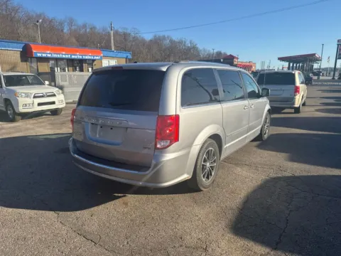 More photos of 2017 Dodge Grand Caravan Passenger SXT Minivan 4D at Instant Auto Sales Chillicothe, OH