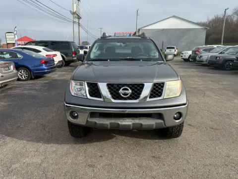 Photos of 2005 Nissan Frontier Crew Cab SE Pickup 4D 5 ft for sale in Chillicothe, OH at Instant Auto Sales Chillicothe