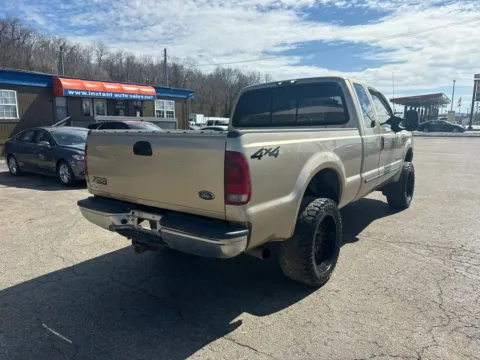More photos of 2000 Ford F250 Super Duty Super Cab Short Bed at Instant Auto Sales Chillicothe, OH