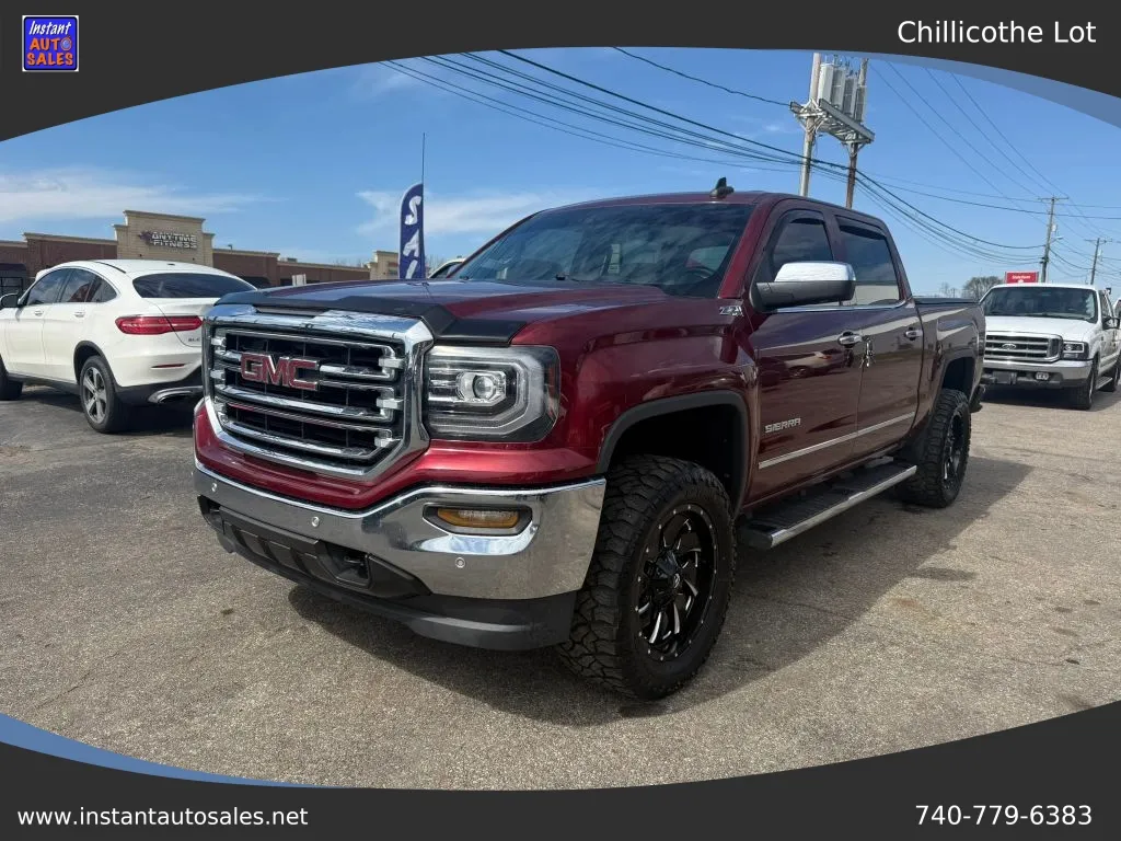Red 2017 GMC Sierra 1500 Crew Cab SLT Pickup 4D 5 3/4 ft for sale in Chillicothe, OH