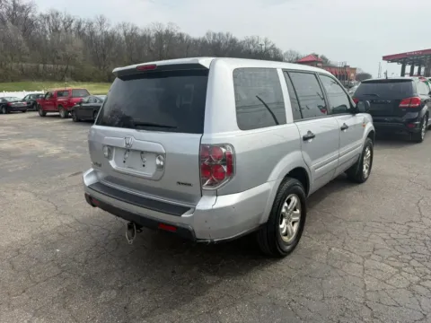 More photos of 2006 Honda Pilot LX Sport Utility 4D at Instant Auto Sales Chillicothe, OH