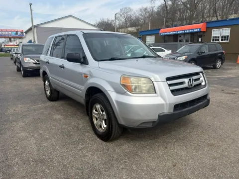 Another view of 2006 Honda Pilot LX Sport Utility 4D for sale in Chillicothe, OH at Instant Auto Sales Chillicothe