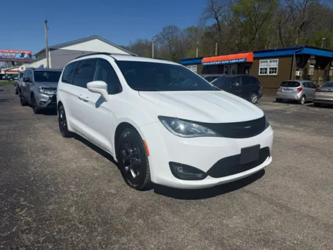 Another view of 2019 Chrysler Pacifica Touring L Minivan 4D for sale in Chillicothe, OH at Instant Auto Sales Chillicothe