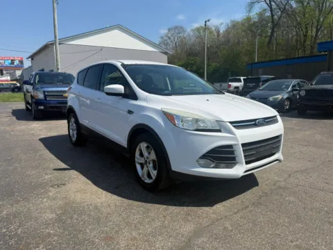Another view of 2015 Ford Escape SE Sport Utility 4D for sale in Chillicothe, OH at Instant Auto Sales Chillicothe