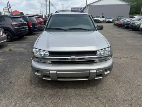 Photos of 2004 Chevrolet Trailblazer LS Sport Utility 4D for sale in Chillicothe, OH at Instant Auto Sales Chillicothe