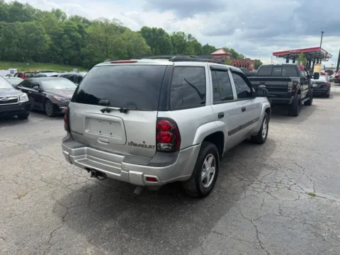 More photos of 2004 Chevrolet Trailblazer LS Sport Utility 4D at Instant Auto Sales Chillicothe, OH