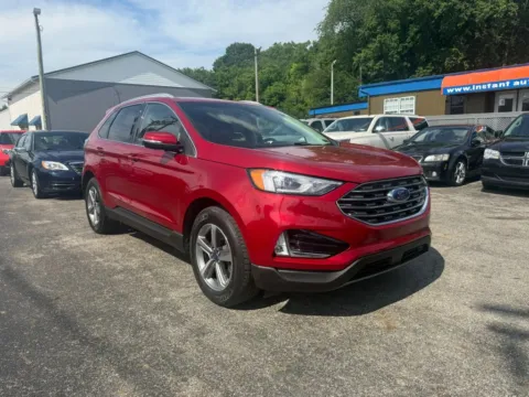 Another view of 2020 Ford Edge SEL Sport Utility 4D for sale in Chillicothe, OH at Instant Auto Sales Chillicothe