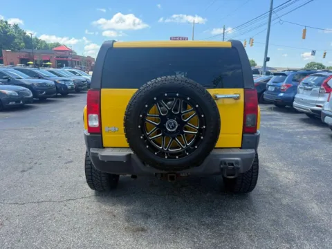 More photos of 2006 HUMMER H3 Sport Utility 4D at Instant Auto Sales Chillicothe, OH