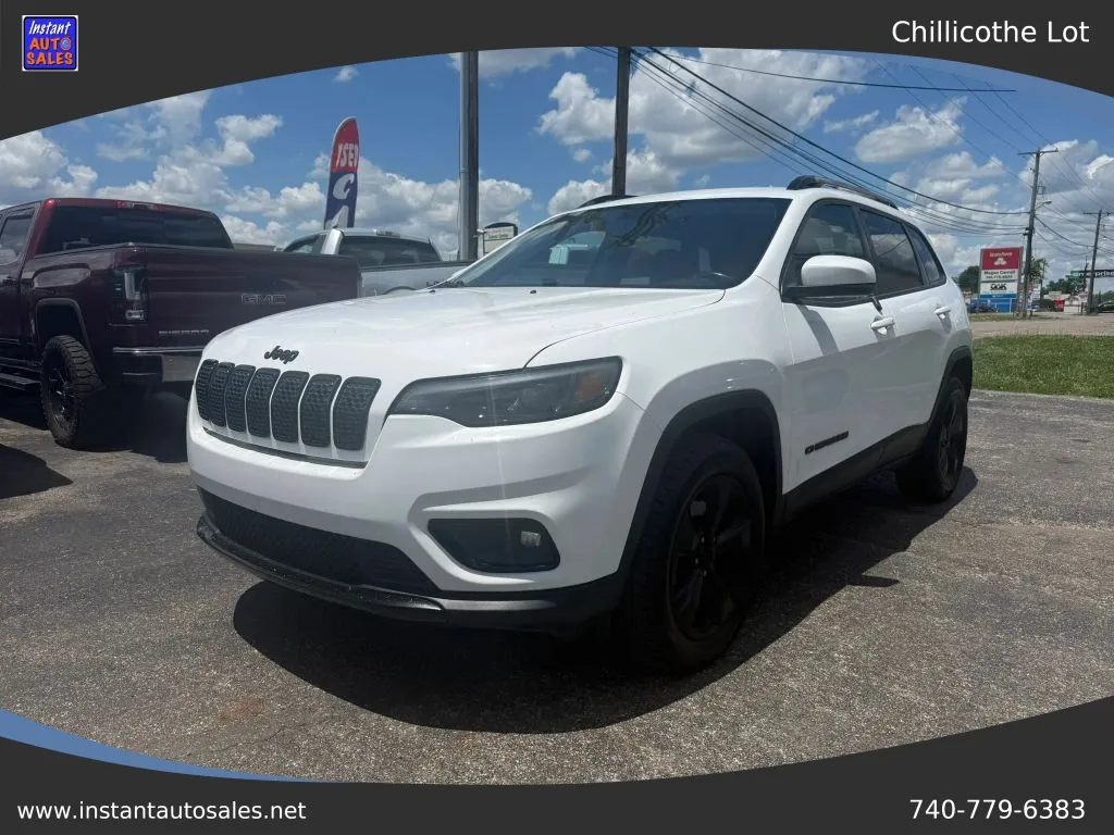 White 2019 Jeep Cherokee Altitude Sport Utility 4D for sale in Chillicothe, OH