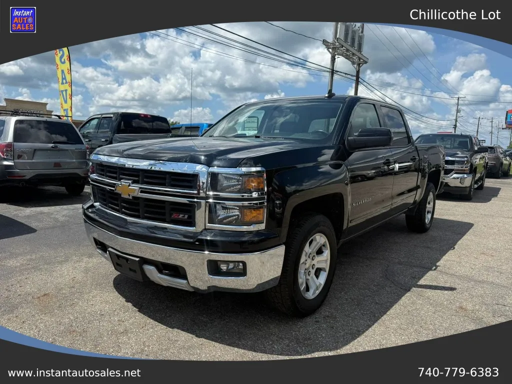 Black 2015 Chevrolet Silverado 1500 Crew Cab Z71 LT Pickup 4D 5 3/4 ft for sale in Chillicothe, OH