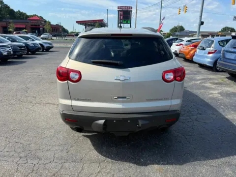 More photos of 2009 Chevrolet Traverse LTZ Sport Utility 4D at Instant Auto Sales Chillicothe, OH