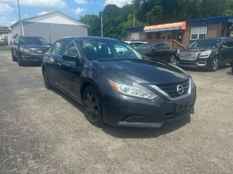 Another view of 2018 Nissan Altima 2.5 S Sedan 4D for sale in Chillicothe, OH at Instant Auto Sales Chillicothe