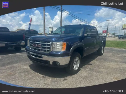 Blue 2010 GMC Sierra 1500 Crew Cab SLE Pickup 4D 5 3/4 ft for sale in Chillicothe, OH