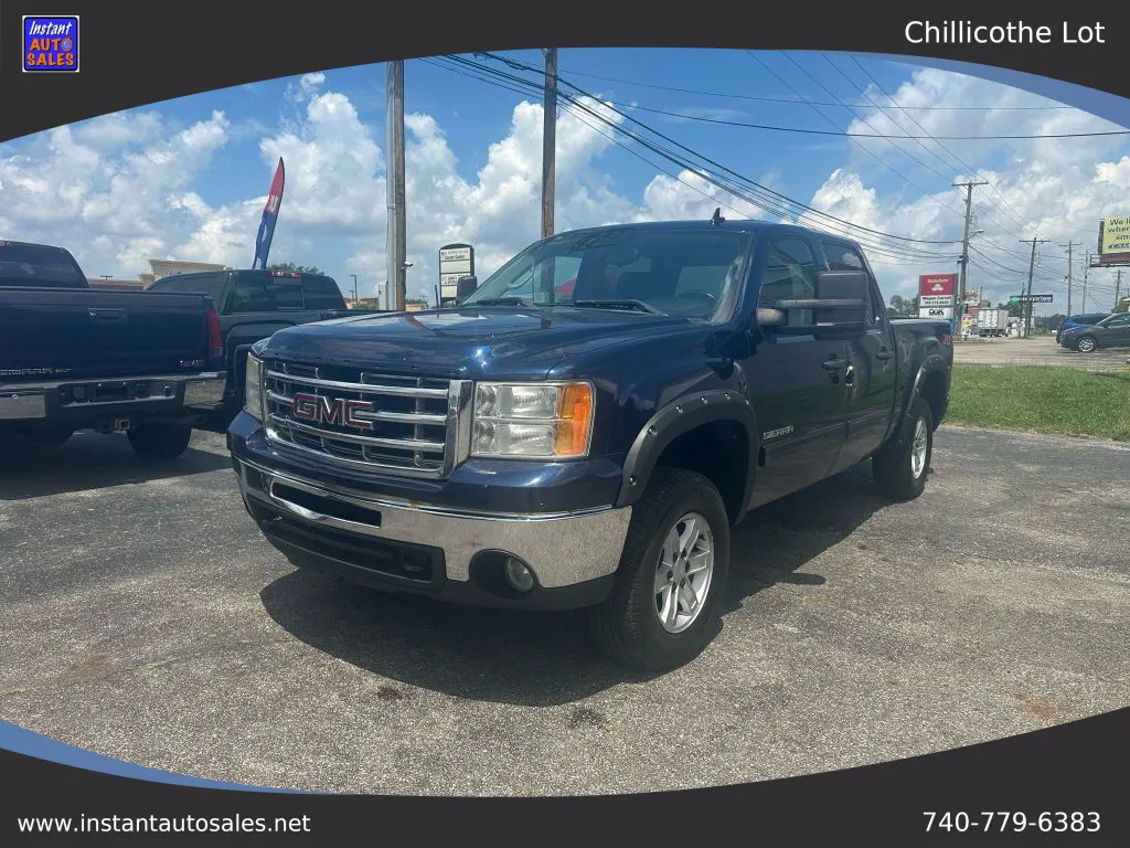 Blue 2010 GMC Sierra 1500 Crew Cab SLE Pickup 4D 5 3/4 ft for sale in Chillicothe, OH