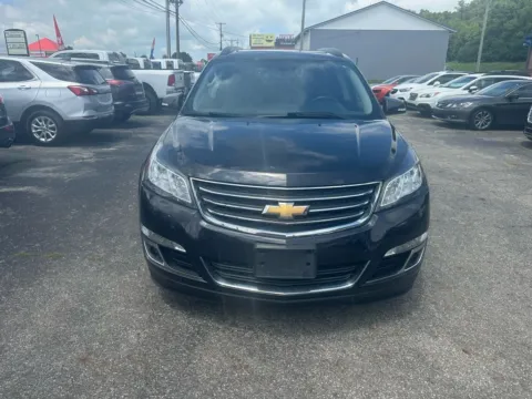 Photos of 2017 Chevrolet Traverse LT Sport Utility 4D for sale in Chillicothe, OH at Instant Auto Sales Chillicothe