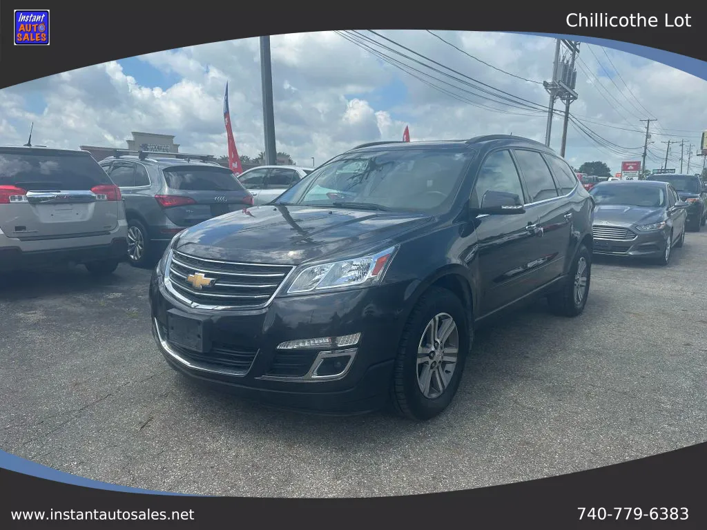 Gray 2017 Chevrolet Traverse LT Sport Utility 4D for sale in Chillicothe, OH