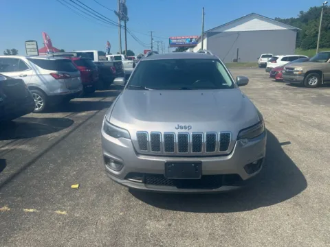 Photos of 2019 Jeep Cherokee Latitude Plus Sport Utility 4D for sale in Chillicothe, OH at Instant Auto Sales Chillicothe