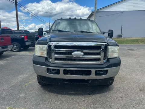 Photos of 1999 Ford F350 Super Duty Crew Cab Long Bed for sale in Chillicothe, OH at Instant Auto Sales Chillicothe