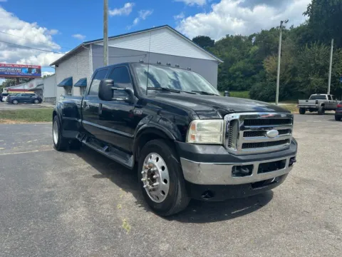 Another view of 1999 Ford F350 Super Duty Crew Cab Long Bed for sale in Chillicothe, OH at Instant Auto Sales Chillicothe
