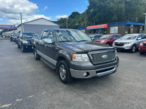 Another view of 2006 Ford F-150 SuperCrew Cab XLT Pickup 4D 6 1/2 ft for sale in Chillicothe, OH at Instant Auto Sales Chillicothe