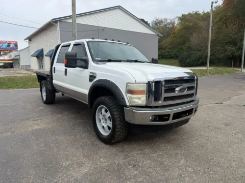 Another view of 2009 Ford F350 Super Duty Crew Cab XLT Pickup 4D 6 3/4 ft for sale in Chillicothe, OH at Instant Auto Sales Chillicothe