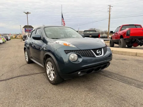 Another view of 2011 Nissan JUKE SL Sport Utility 4D for sale in Lancaster, OH at Instant Auto Sales Lancaster