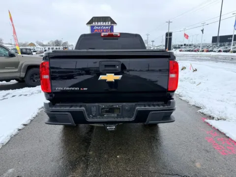 More photos of 2017 Chevrolet Colorado Crew Cab Z71 Pickup 4D 5 ft at Instant Auto Sales Lancaster, OH