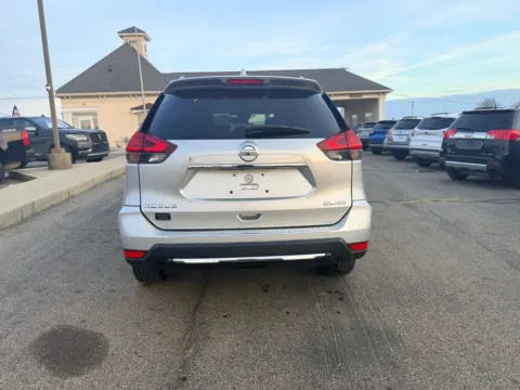 More photos of 2017 Nissan Rogue SL Sport Utility 4D at Instant Auto Sales Lancaster, OH