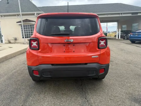 More photos of 2015 Jeep Renegade Latitude Sport Utility 4D at Instant Auto Sales Lancaster, OH