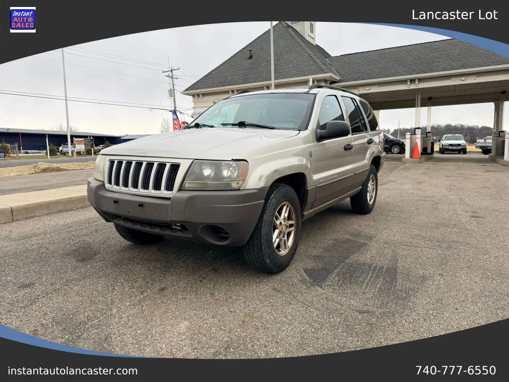 Gold 2004 Jeep Grand Cherokee Laredo Sport Utility 4D for sale in Lancaster, OH