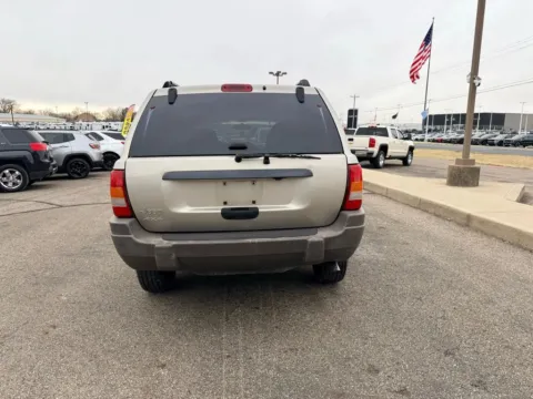 More photos of 2004 Jeep Grand Cherokee Laredo Sport Utility 4D at Instant Auto Sales Lancaster, OH