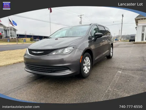 Gray 2017 Chrysler Pacifica Touring Minivan 4D for sale in Lancaster, OH