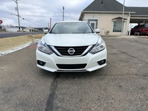 Photos of 2016 Nissan Altima 2.5 SL Sedan 4D for sale in Lancaster, OH at Instant Auto Sales Lancaster