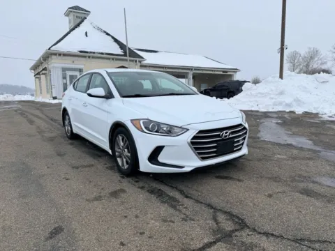 Another view of 2017 Hyundai Elantra SE Sedan 4D for sale in Lancaster, OH at Instant Auto Sales Lancaster