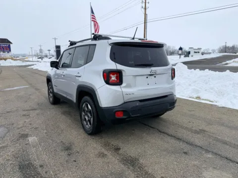 More photos of 2015 Jeep Renegade Latitude Sport Utility 4D at Instant Auto Sales Lancaster, OH