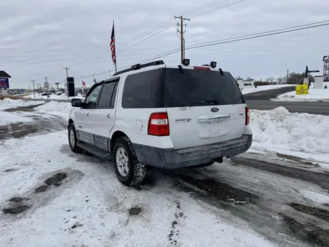 More photos of 2007 Ford Expedition XLT Sport Utility 4D at Instant Auto Sales Lancaster, OH