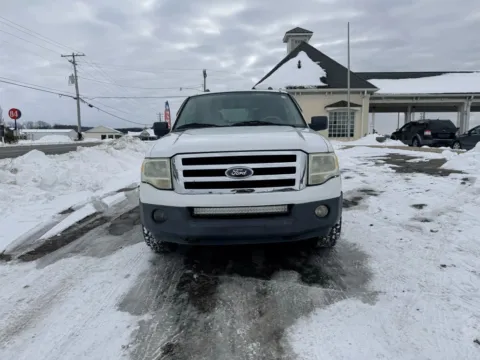 Photos of 2007 Ford Expedition XLT Sport Utility 4D for sale in Lancaster, OH at Instant Auto Sales Lancaster