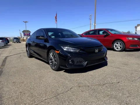 Another view of 2017 Honda Civic Si Coupe 2D for sale in Lancaster, OH at Instant Auto Sales Lancaster