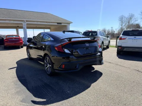 More photos of 2017 Honda Civic Si Coupe 2D at Instant Auto Sales Lancaster, OH