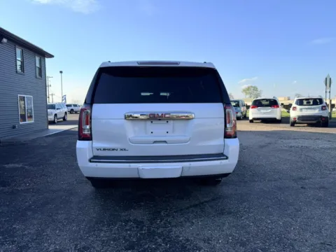 More photos of 2016 GMC Yukon XL Denali Sport Utility 4D at Instant Auto Sales Lancaster, OH