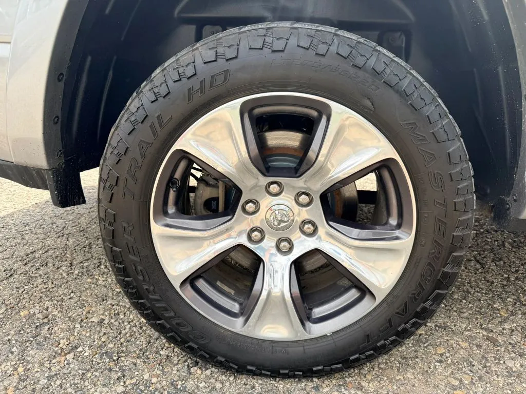 2019 RAM Ram 1500 Pickup Laramie - Photo 14